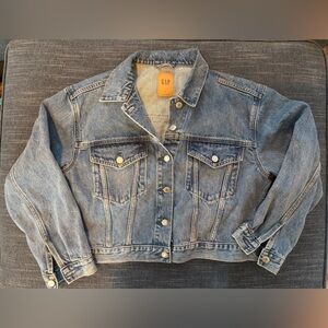 GAP cropped Denim Jacket - nwot